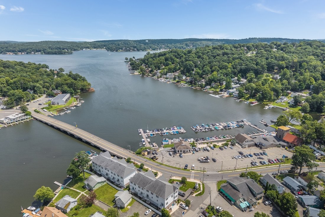 Townhouse in Hopatcong, New Jersey, United States 3 - 18546062