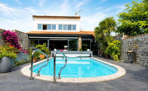 House in Vaux-sur-Mer, Nouvelle-Aquitaine, France 1