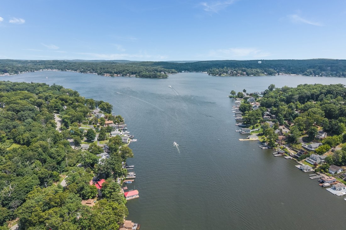 Townhouse in Hopatcong, New Jersey, United States 2 - 18546062