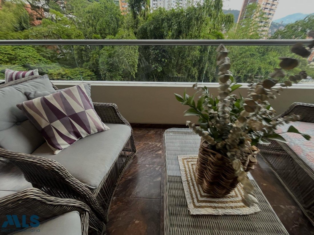 Apartment in Envigado, Antioquia, Colombia 2 - 18545866