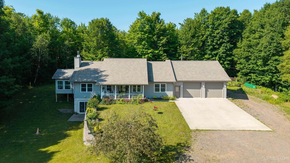 House in Gwinn, Michigan, United States 1 - 18545506
