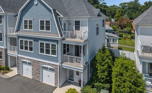 House in Hopatcong, New Jersey, United States 1