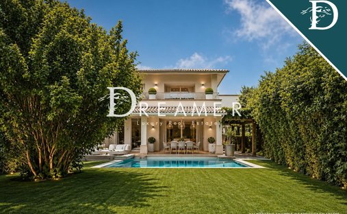 Villa in Vittoria Apuana, Forte dei Marmi, Tuscany 1