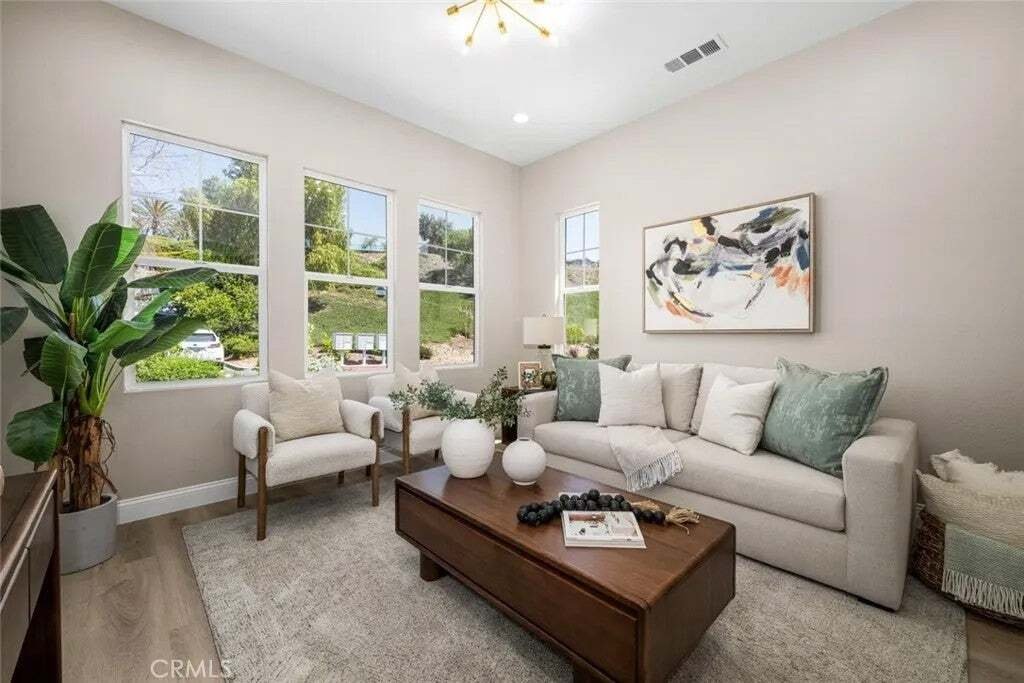 Condo in Signal Hill, California, United States 5 - 18545996