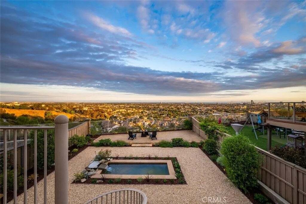 Condo in Signal Hill, California, United States 2 - 18545996
