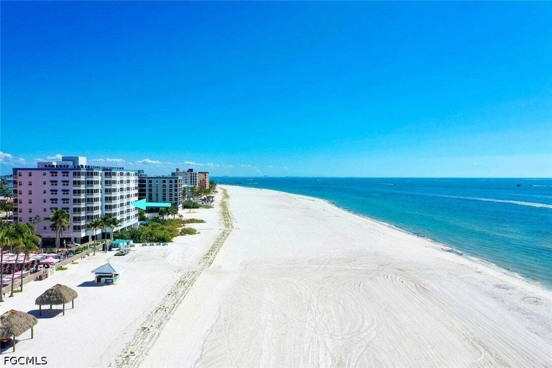 Condo in Fort Myers Beach, Florida, United States 4 - 18545559
