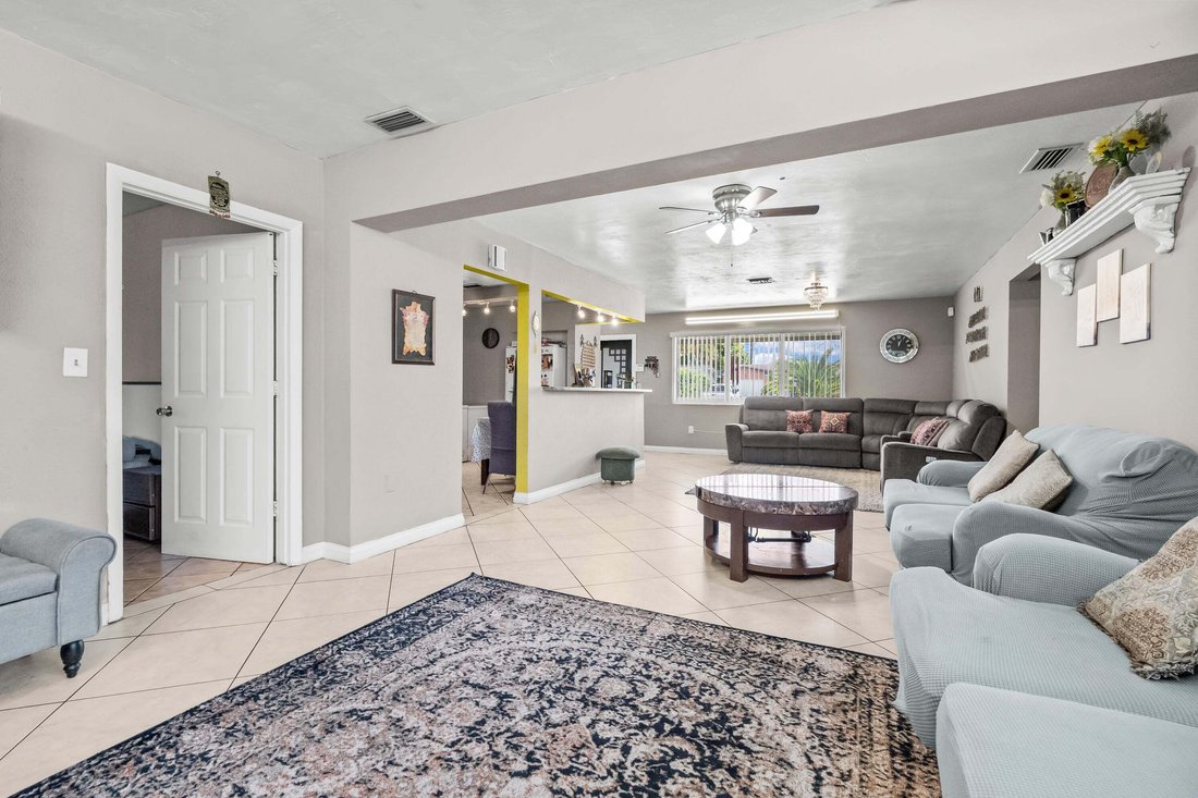 House in Pembroke Pines, Florida, United States 4 - 18545548