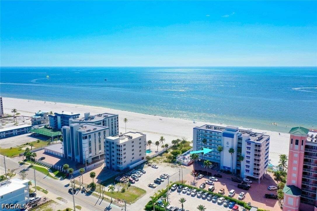 Condo in Fort Myers Beach, Florida, United States 1 - 18545559