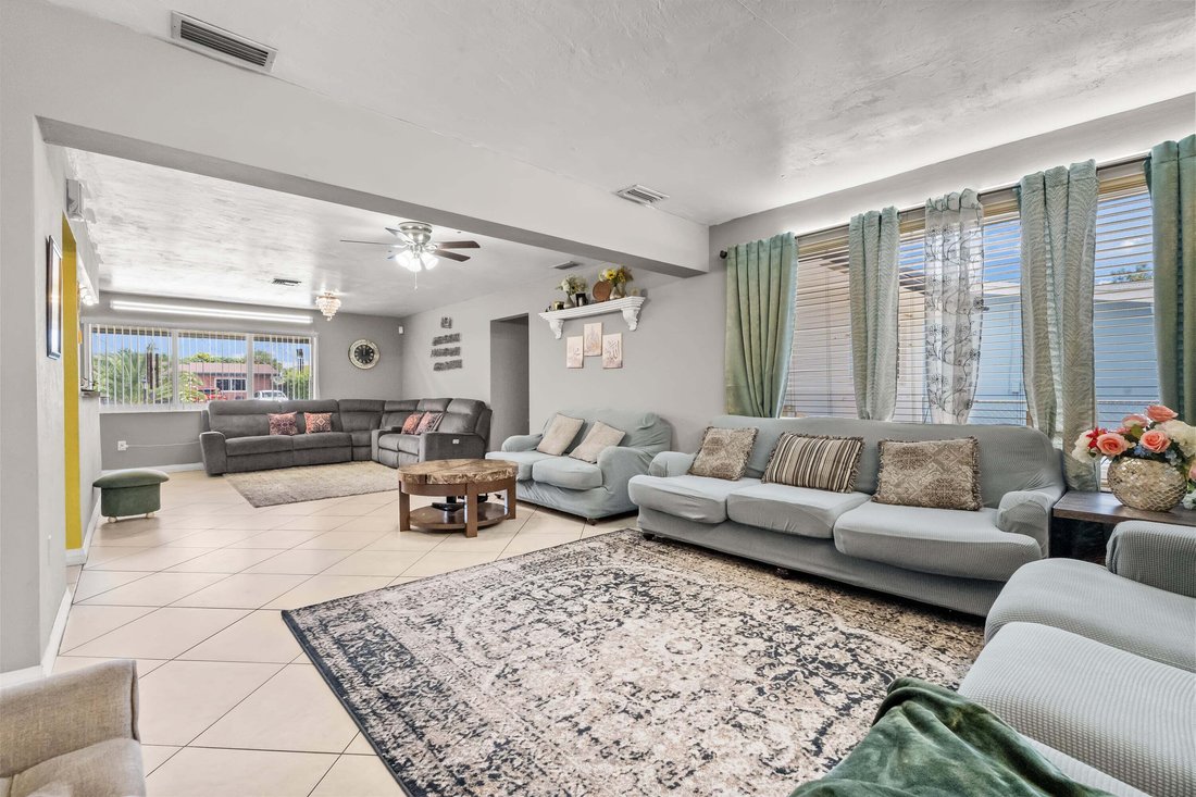 House in Pembroke Pines, Florida, United States 3 - 18545548