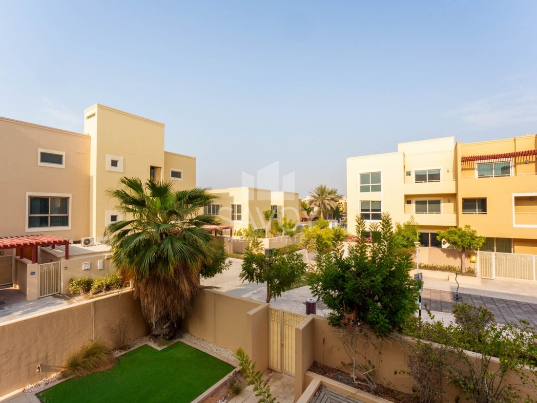 Townhouse in Khalifa City, Abu Dhabi Emirate, United Arab Emirates 3 - 18545503