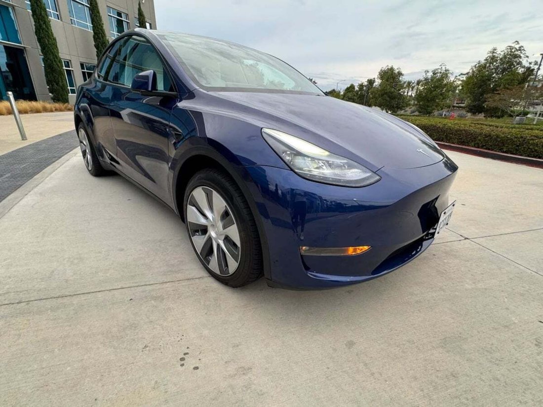 Suv in Newport Beach, CA, United States 3 - 18515818