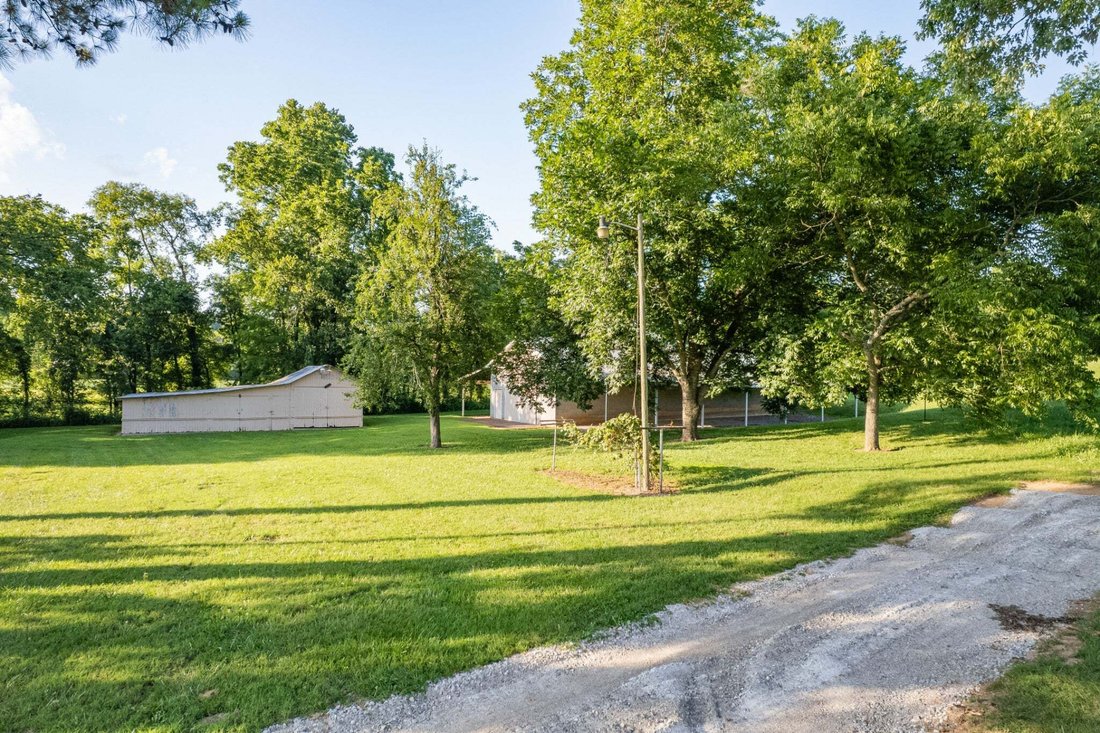 House in Columbia, Tennessee, United States 4 - 18545695