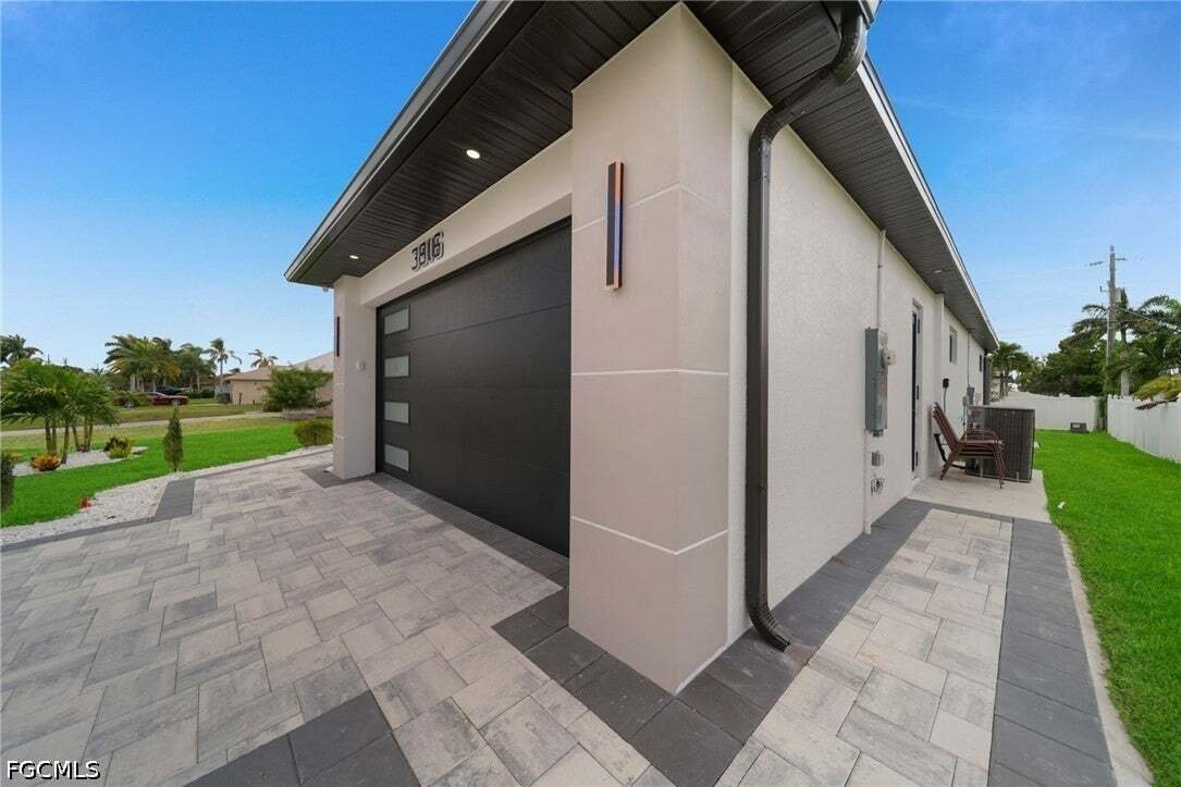 House in Cape Coral, Florida, United States 4 - 18545558