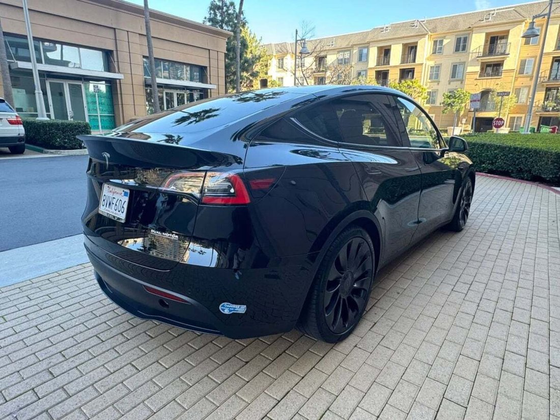 Suv in Newport Beach, CA, United States 5 - 18515821
