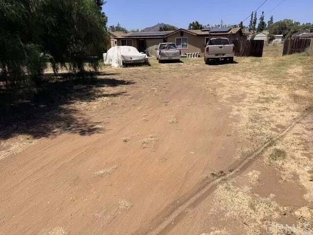El Cajon, California, United States 2 - 18545980