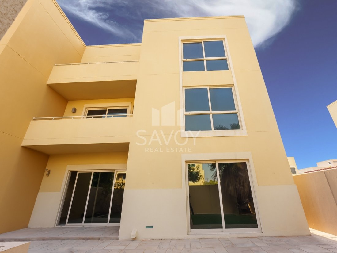 Townhouse in Khalifa City, Abu Dhabi Emirate, United Arab Emirates 2 - 18545503