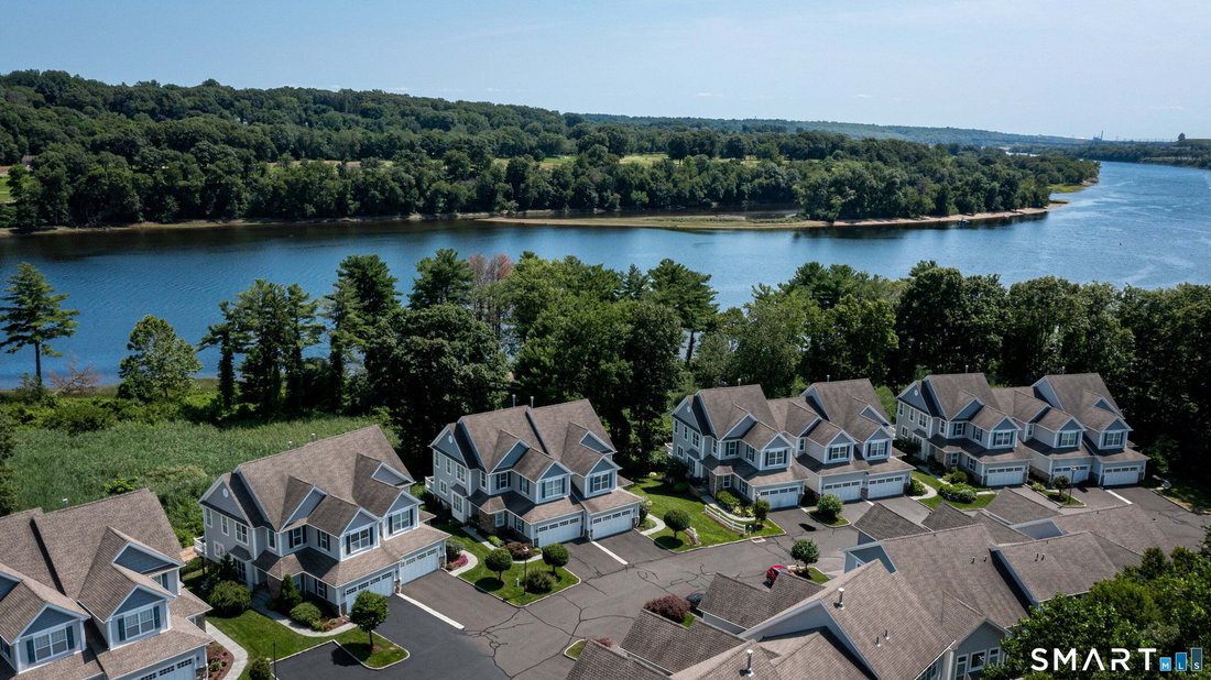 Condo in Shelton, Connecticut, United States 3 - 18545527