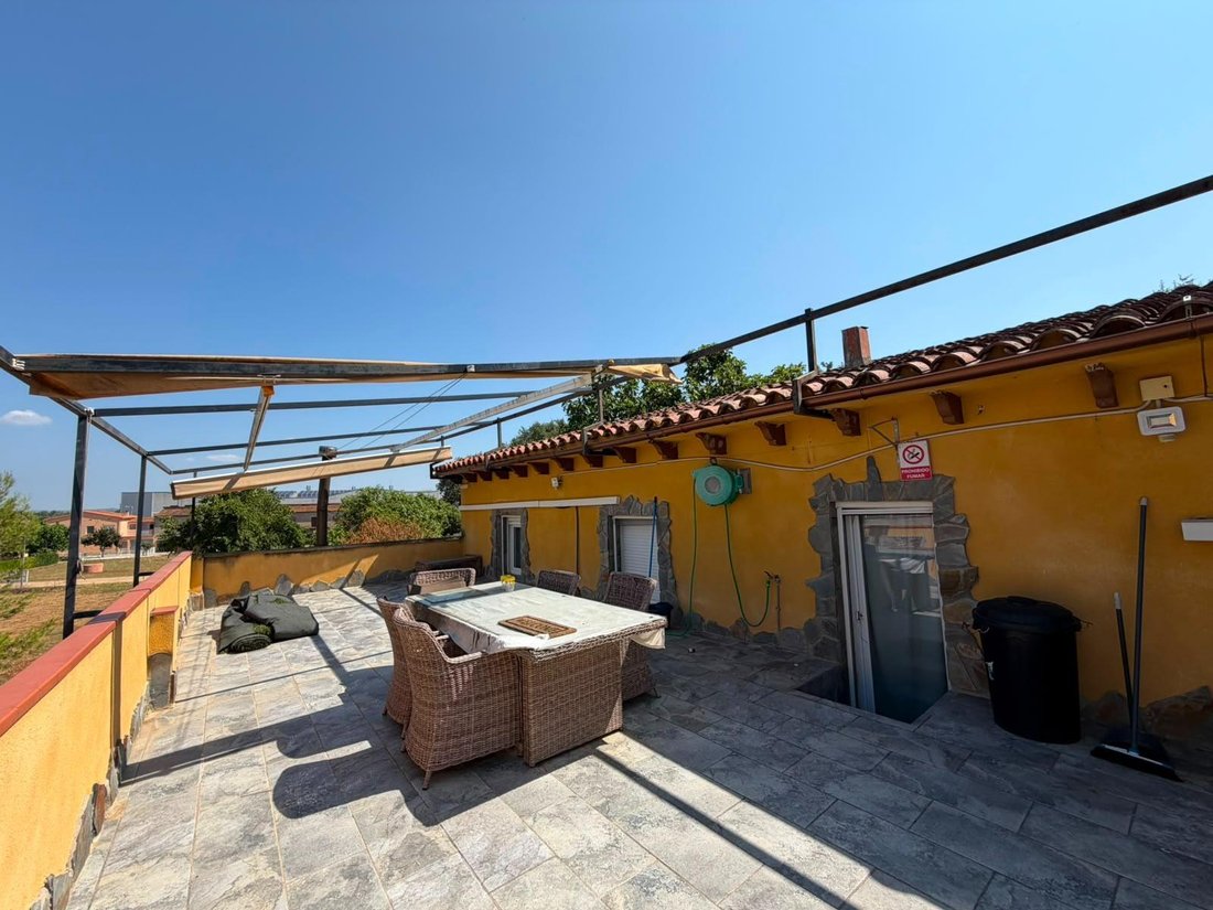 Villa in Cornella del Terri, Catalonia, Spain 1 - 18546051