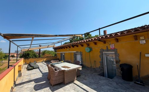 Villa in Cornella del Terri, Catalonia, Spain 1