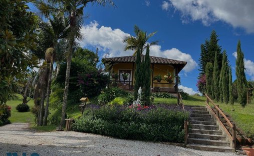 Finca in El Carmen, Carmen de Viboral, Colombia 1