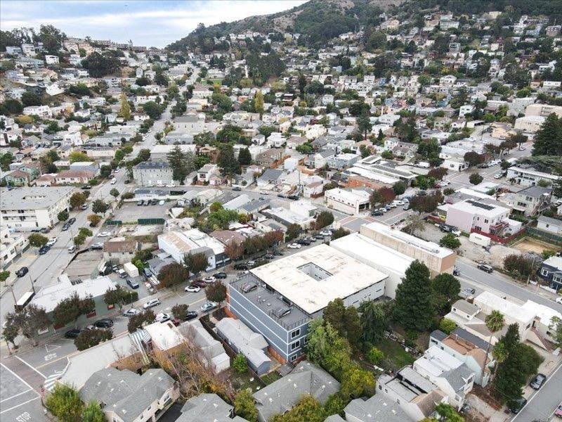 Brisbane, California, United States 5 - 18545642