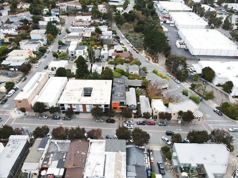 Brisbane, California, United States 4 - 18545642