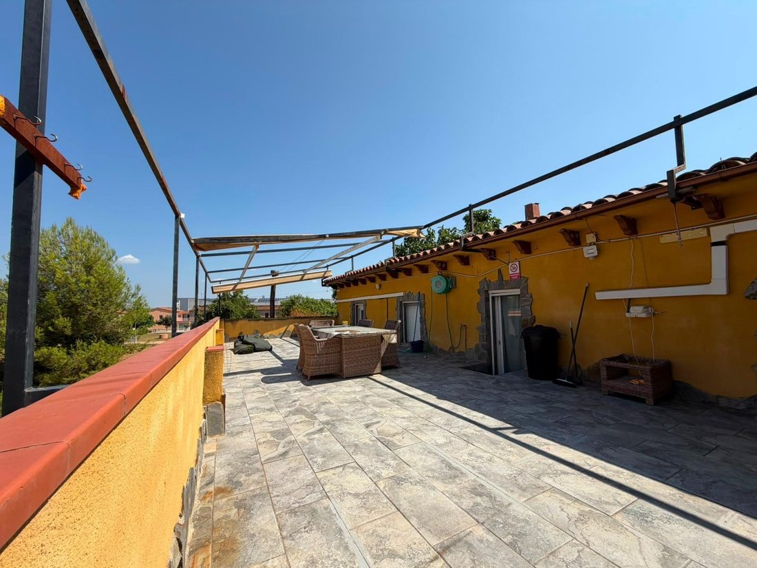 Villa in Cornella del Terri, Catalonia, Spain 3 - 18546051