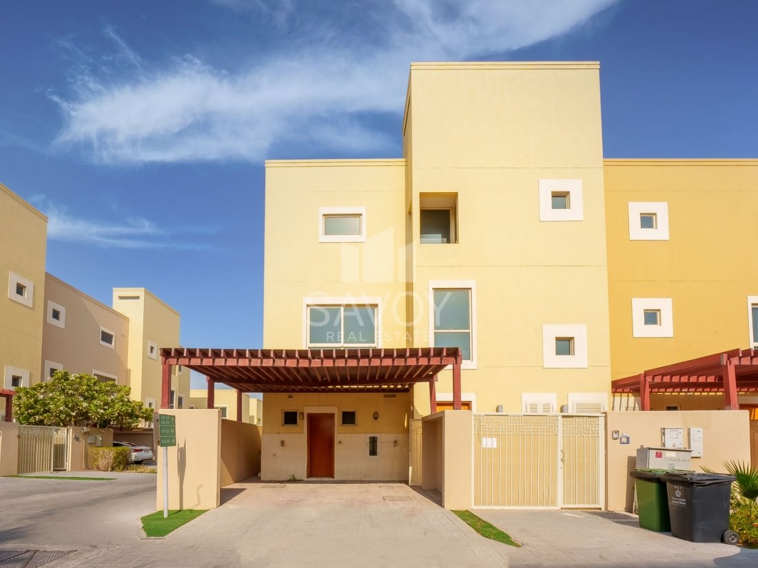 Townhouse in Khalifa City, Abu Dhabi Emirate, United Arab Emirates 1 - 18545503