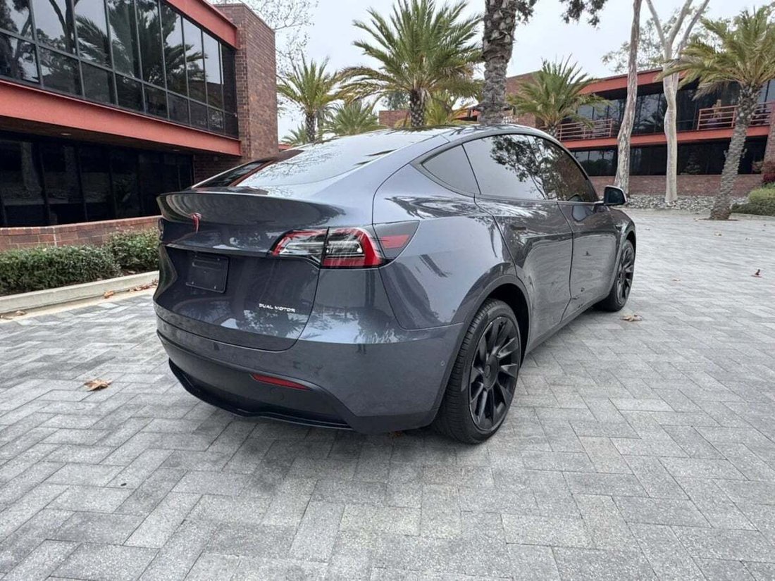 Suv in Newport Beach, CA, United States 5 - 18466653