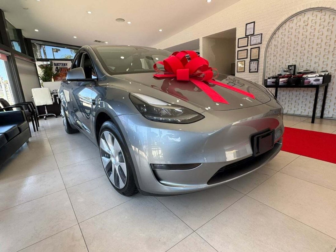 Suv in Newport Beach, CA, United States 3 - 18466650
