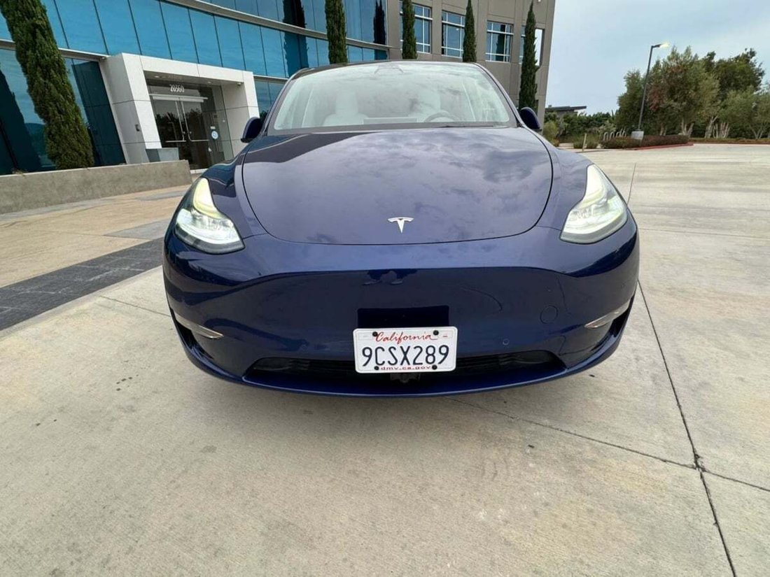 Suv in Newport Beach, CA, United States 2 - 18515818