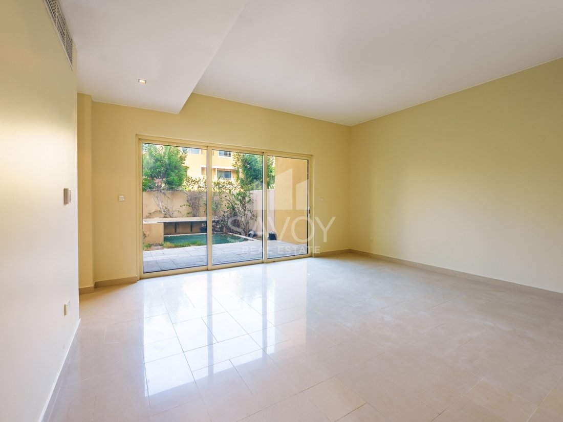 Townhouse in Khalifa City, Abu Dhabi Emirate, United Arab Emirates 5 - 18545503