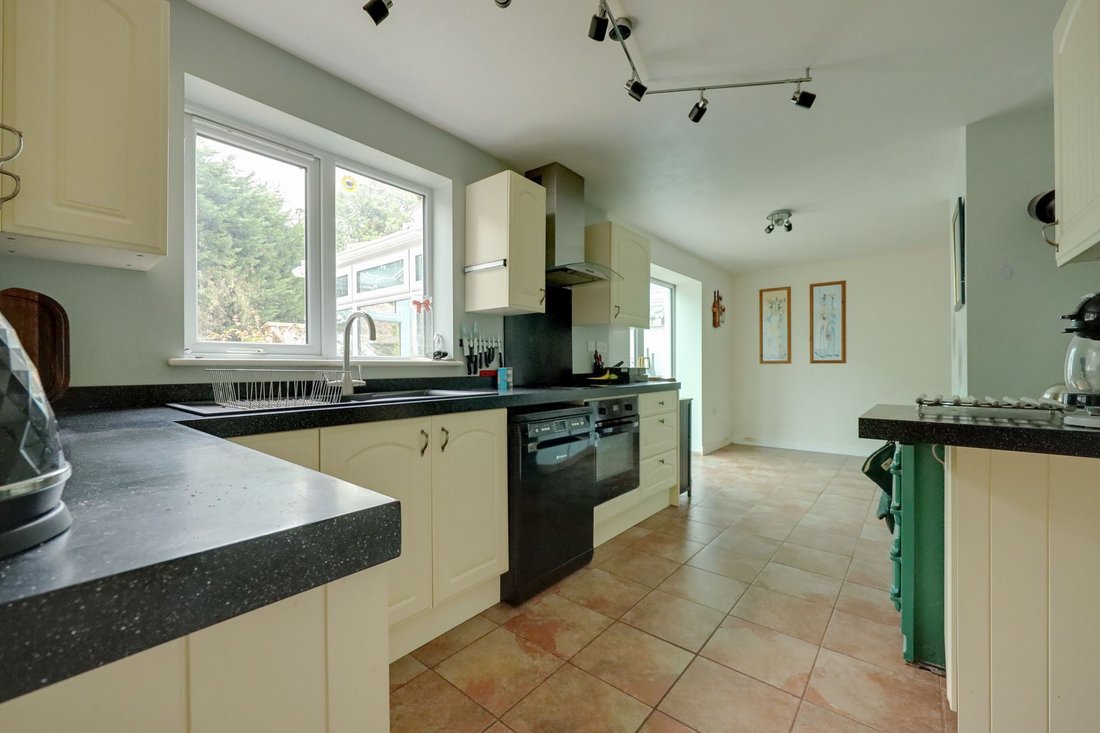 House in Ditchling Common, England 4 - 18546119