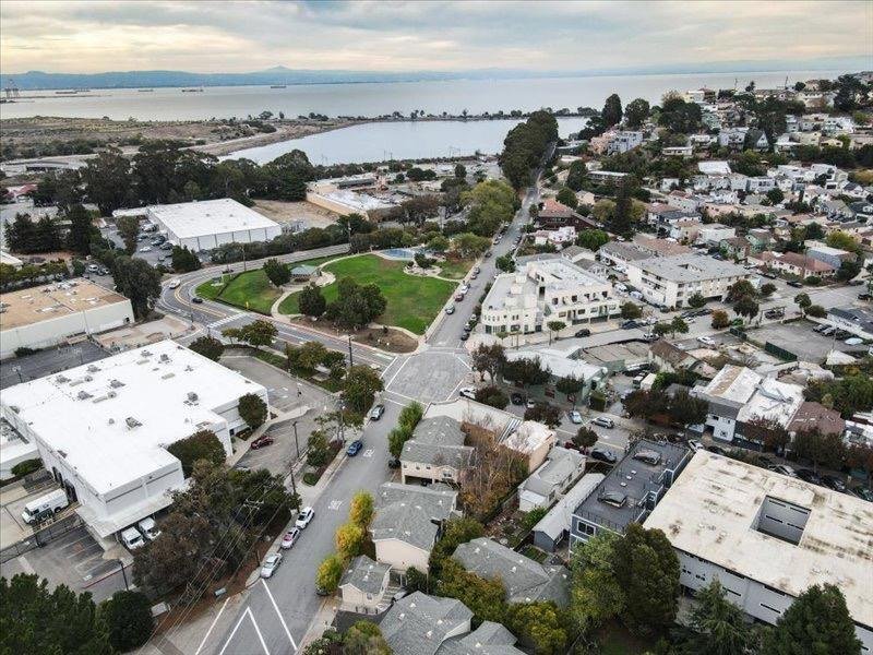 Brisbane, California, United States 3 - 18545642