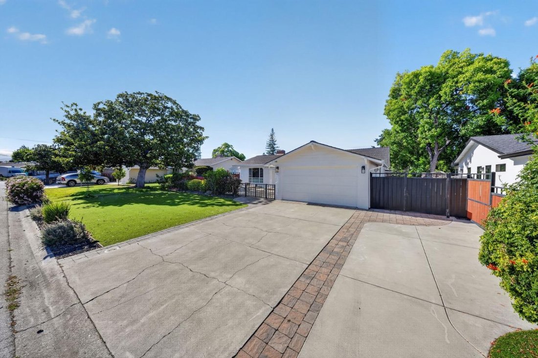 House in Saratoga, California, United States 3 - 18537609