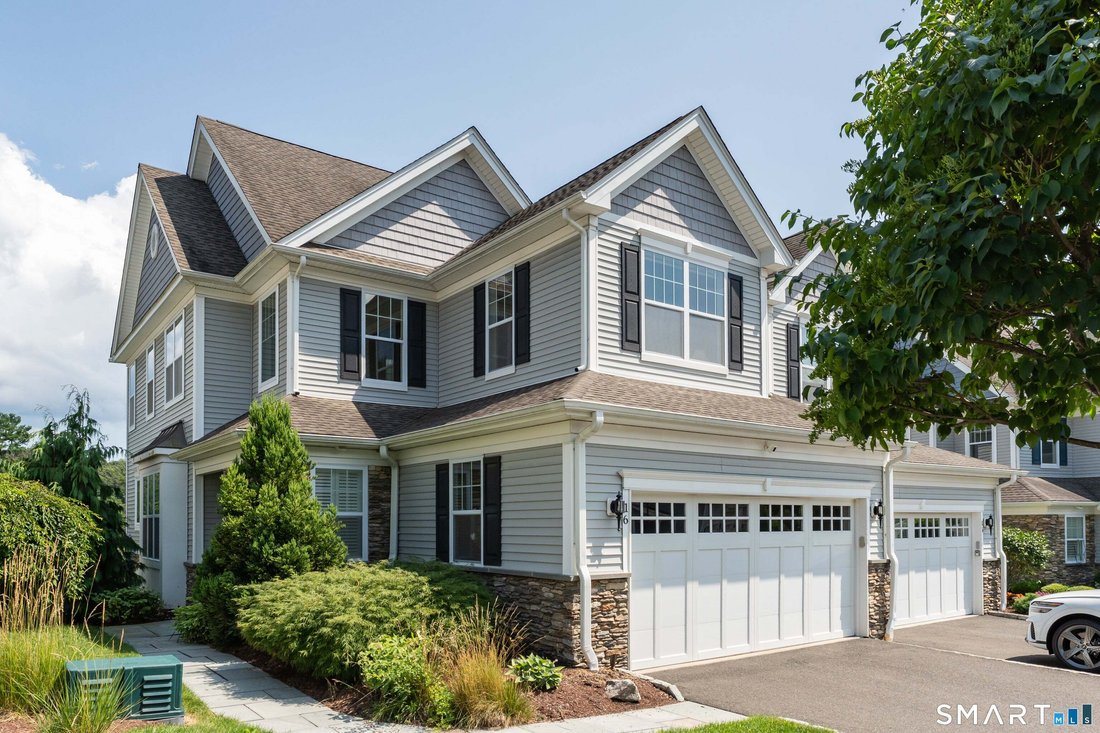 Condo in Shelton, Connecticut, United States 2 - 18545527