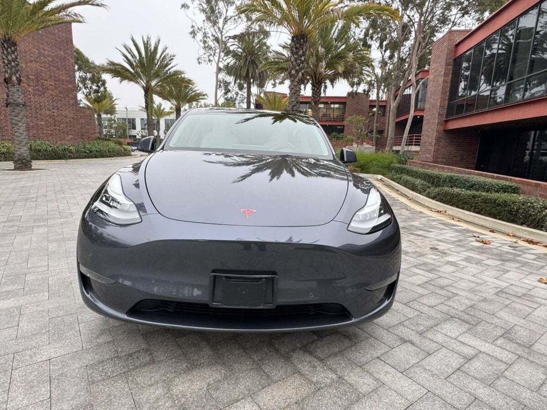 Suv in Newport Beach, CA, United States 2 - 18466653