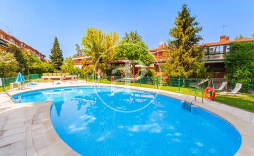 Villa in Pozuelo de Alarcon, Comunidad de Madrid, Spain 1