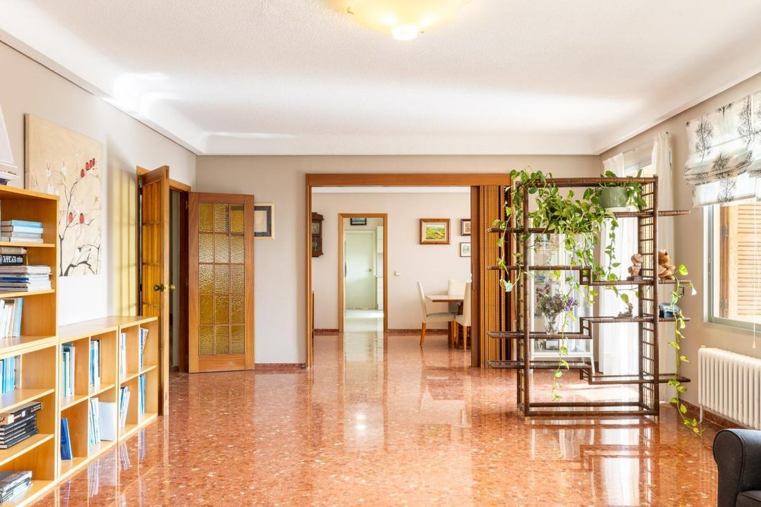 Villa in Chiva, Valencian Community, Spain 5 - 18545855
