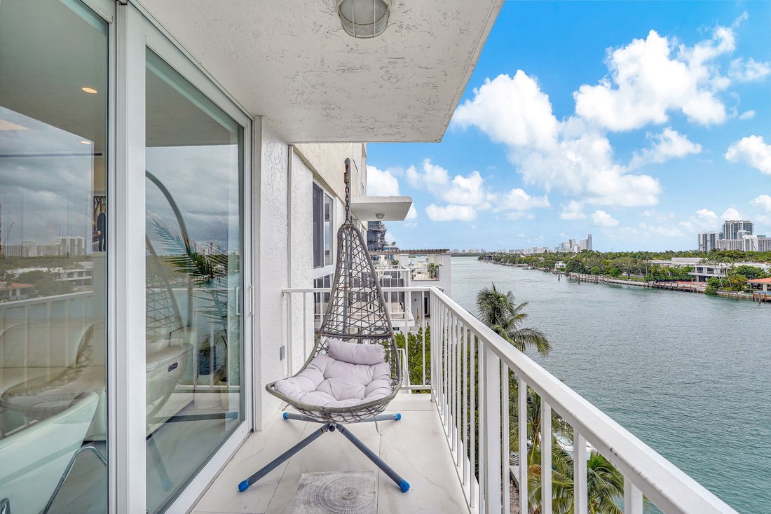 Condo in Bal Harbour, Florida, United States 3 - 18546052