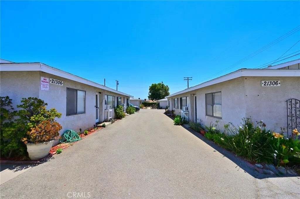 Covina, California, United States 1 - 18545985