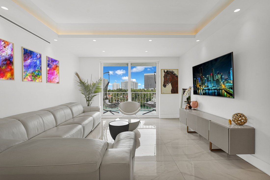 Condo in Bal Harbour, Florida, United States 1 - 18546052