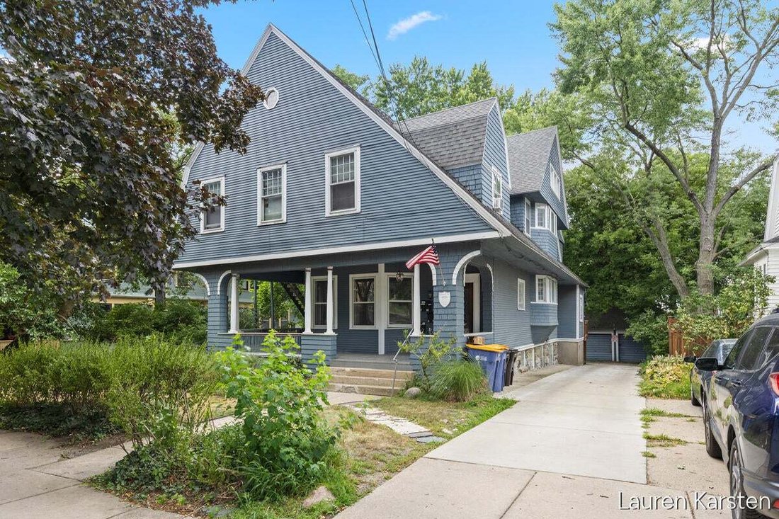 Grand Rapids, Michigan, United States 2 - 18545522