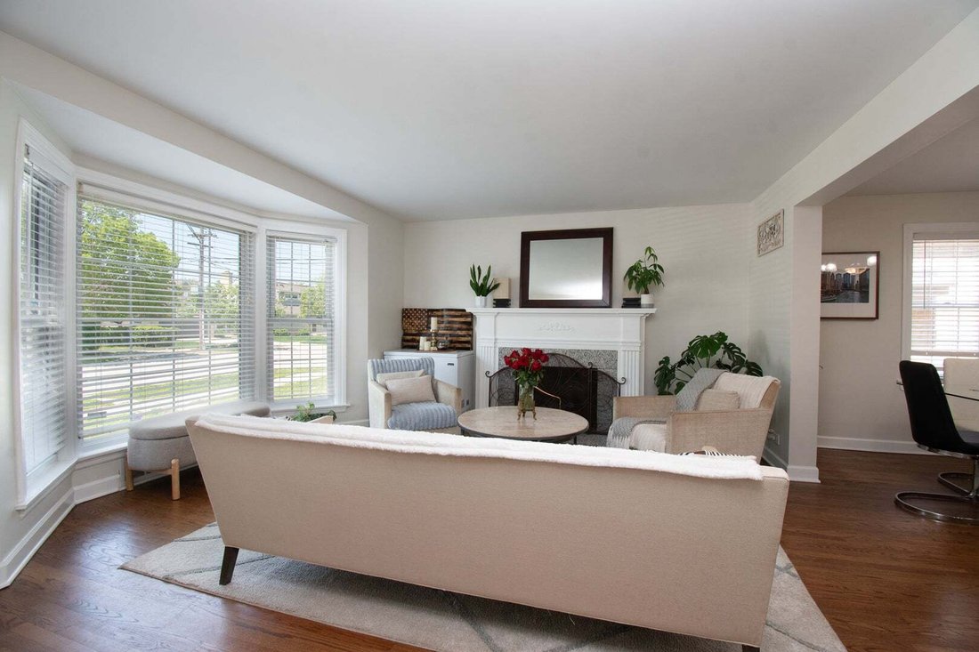 House in Lincolnwood, Illinois, United States 3 - 18545898