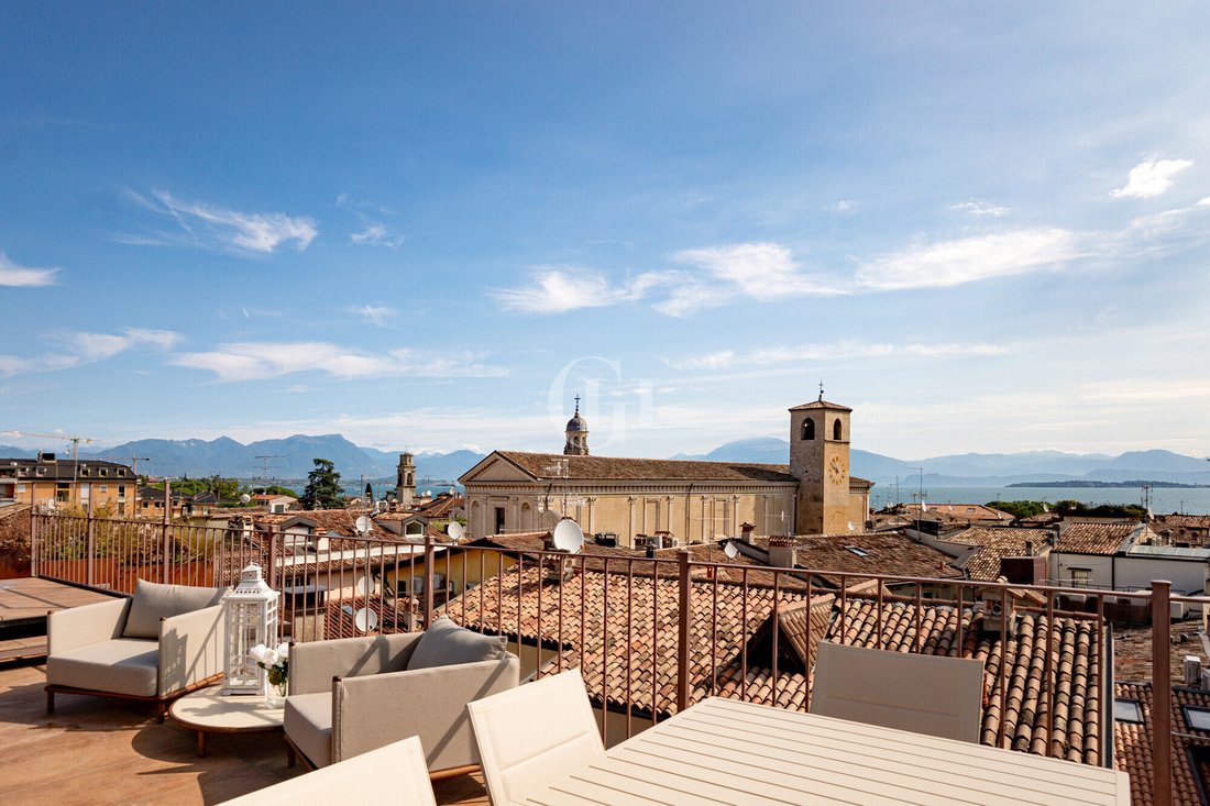 Penthouse in Historic Center, Desenzano del Garda, Lombardy 2 - 18546163