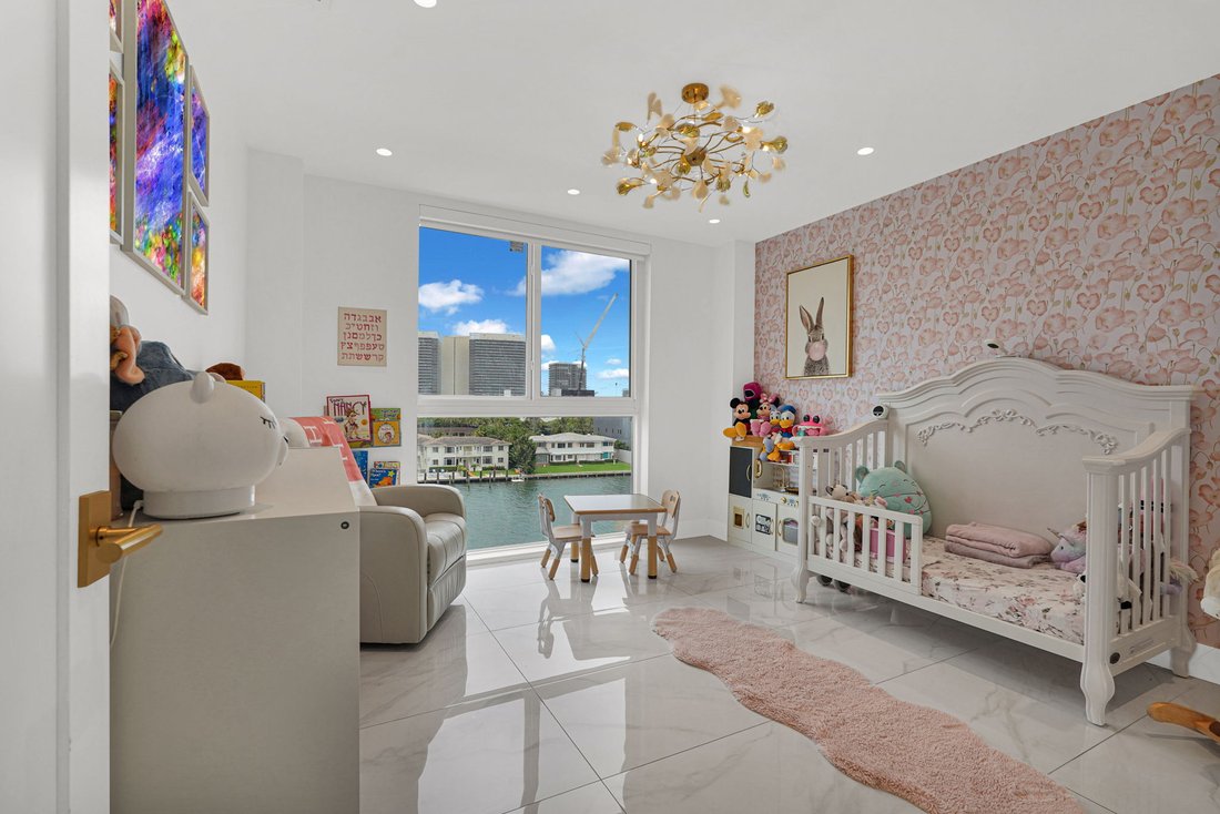 Condo in Bal Harbour, Florida, United States 4 - 18546052