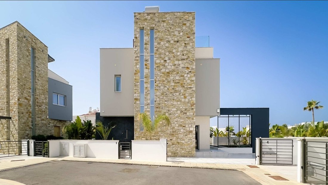 Villa in Ayia Napa, Cyprus 1 - 18546314
