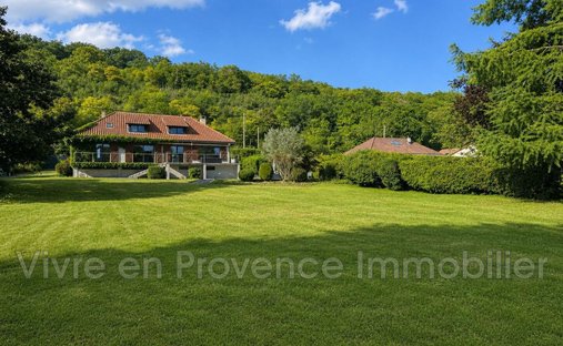 Villa en Nandy, Isla de Francia, Francia 1
