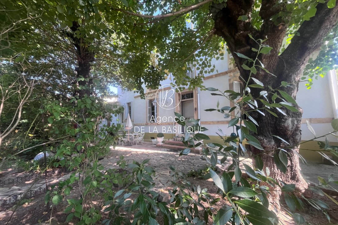 Villa in Centre Ville, Saint-Maximin-la-Sainte-Baume, France 2 - 18456959