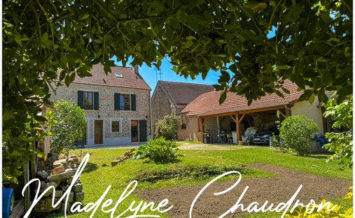 House in Bouray-sur-Juine, Ile-de-France, France 1